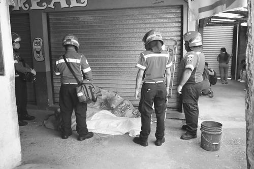 Los socorristas confirmaron que la víctima ya no contaba con signos vitales. (Foto: Bomberos Municipales)