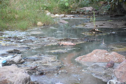 Los visitantes pueden disfrutar de agua caliente y del lado derecho hay agua fría. (Foto: Olga Vásquez/Colaboradora)