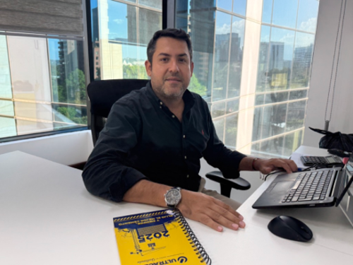 Ismael Ballestas, gerente General de Cementos Ultracem Guatemala, se llevó el premio en la categoría de Innovación Productiva. (Foto: AGG)