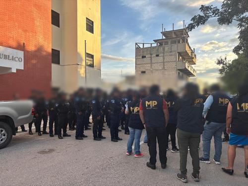 Actualmente, cuatro personas están detenidas por robo de armas y el Ministerio Público (MP) dirige las diligencias para esclarecer el caso. (Foto: MP)