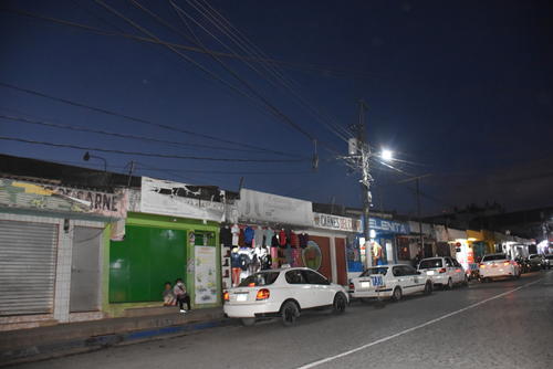 Los alrededores del mercado central fueron testigos de la aparición del nahual. (Foto Irma Tzi/Colaboradora)