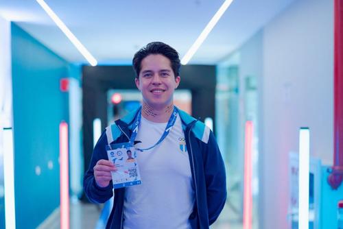 El piloto es el actual campeón de la región del GT Challenge de Las Américas, y ahora oro en los recientes Juegos Deportivos Centroamericanos. Fotos: Redes