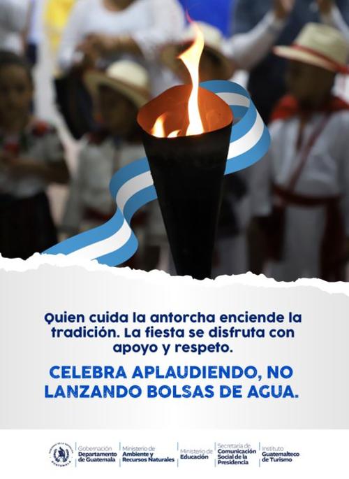 Autoridades enfatizaron la importancia de celebrar las fechas patrias cuidando el ornado de la ciudad. (Foto: Gobernación departamental)