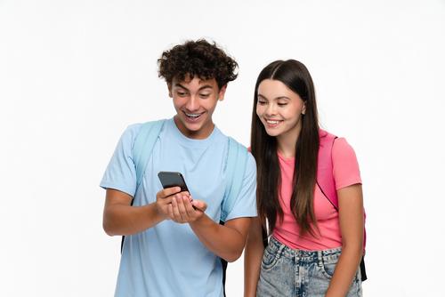 El uso de dispositivos no debe limitar la actividad cara a cara o la convivencia de niños y jóvenes. (Foto: Archivo)