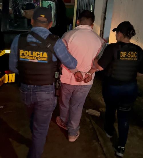 Durante los allanamientos, fue arrestado el salvadoreño Carlos Díaz, alias "Gordo". (Foto: PNC)