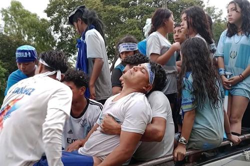 Independencia, Carreras antorchas, pelea, enfrentamiento, accidentes, 02