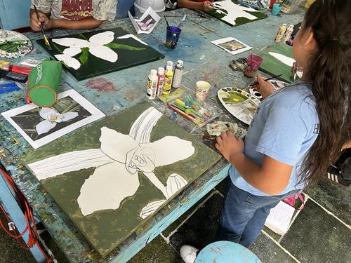 Los cursos de pintura incluyen óleo, acrílico o acuarela, a elección del estudiante. (Foto: cortesía FB Escuela Alfredo Gálvez Suárez)