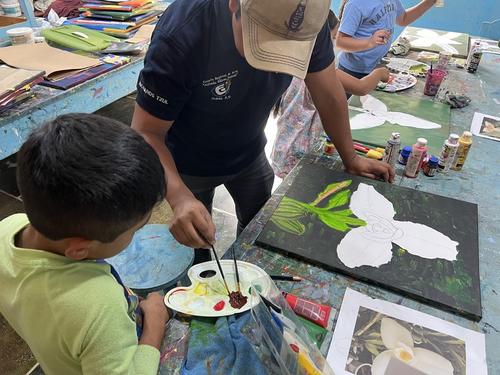 Los menores pueden elegir el día en que asistirán, entre lunes y viernes. (Foto: cortesía FB Escuela Alfredo Gálvez Suárez)