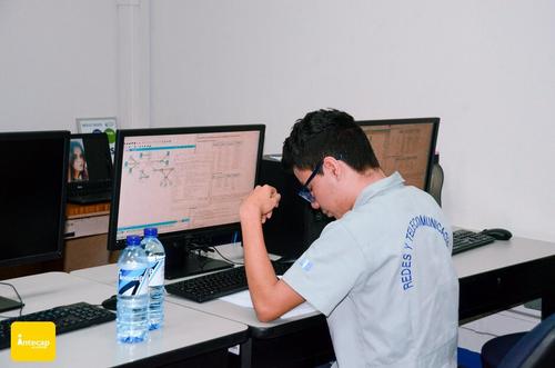 Los cursos se recibirán en línea de miércoles a jueves. (Foto: archivo)