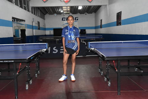 María luce con orgullo las medallas que ganó jugando para la selección nacional. (Foto: Marvin Pos/Colaborador)