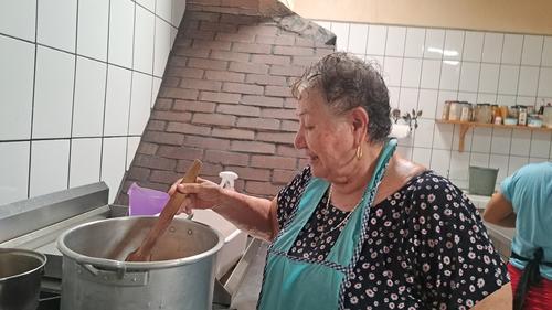 Luego de obtener tu tarjeta podrás manipular alimentos con total seguridad en tu trabajo o emprendimiento. (Foto: Catalina Jarquín/Colaboradora)