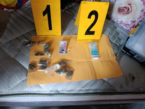 Al individuo detenido se le incautaron drogas. (Foto: PNC)