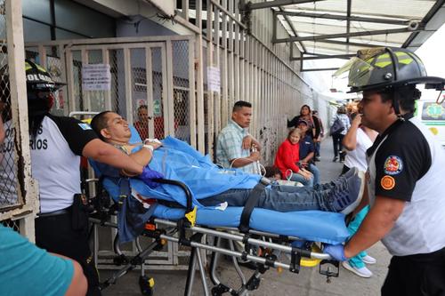 El herido fue traslado al Hospital San Juan de Dios. (Foto: Bomberos Voluntarios)