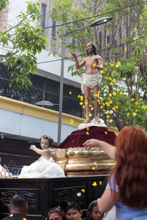 La procesión de la Rectoría Santa Catalina salió a las calles desde las 9:00 horas. (Foto: Óscar Rivas/SOY502)