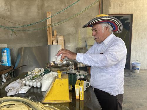 Utilizan medidas exactas para la elaboración del pan. (Foto: Carlos Sotz/Colaborador)