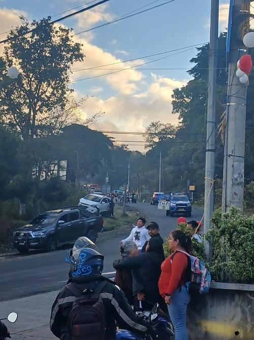 Un picop y una camioneta estarían involucrados en el enfrentamiento armado. (Foto: Redes sociales)