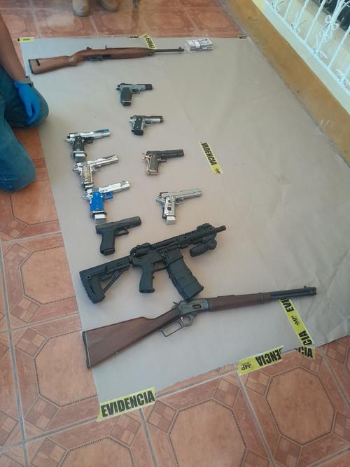 Las armas fueron incautadas y servirán para fortalecer investigaciones. (Foto: PNC)