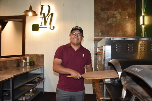 Don Marco, recuerda que empezó con una carreta de pollo y papas fritas. (Foto: Erick Colop/Colaborador)