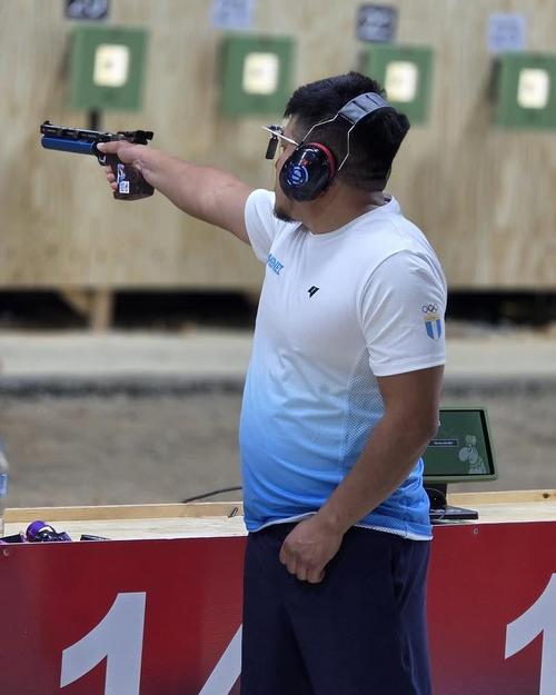 Además, Albino Jiménez finalizó en el cuarto lugar en la final individual de pistola de aire 10 metros Masculino. (Foto: Federación Nacional de Tiro)