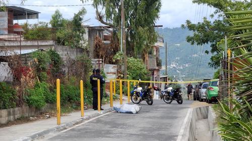 El área fue acordonada debido a la localización de posibles restos humanos. (Foto: Wilder López/Soy502)