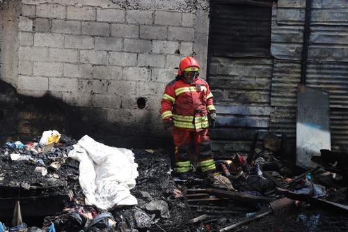 La mujer habría quedado atrapada durante el incendio. (Foto: Bomberos Municipales)