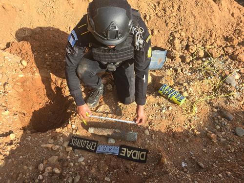 El artefacto era un peligro para quien pudiera encontrarlo. (Foto: PNC)