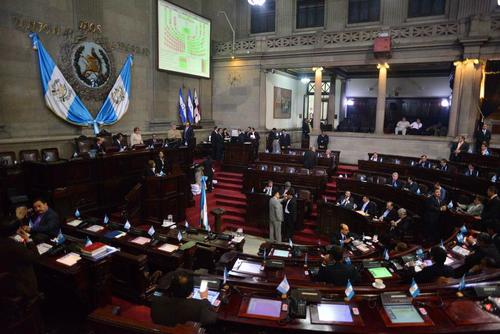El Congreso analiza siete iniciativas de ley presentadas para frenar el impacto del alza de los combustibles. (Foto: Archivo/Soy502)