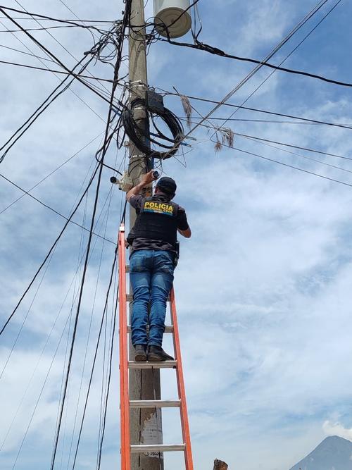 Las cámaras clandestinas se encontraban en la vía pública (Foto: PNC)