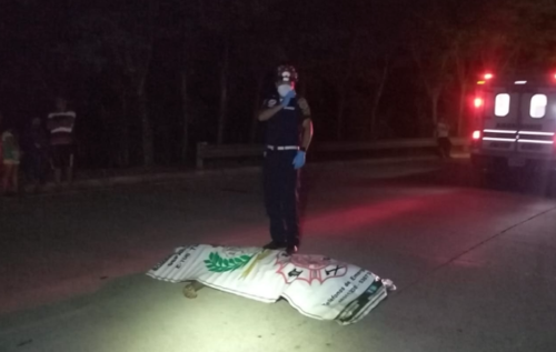 Testigos indicaron que el adolescente habría caído de un vehículo en marcha. (Foto: Asonbomd)