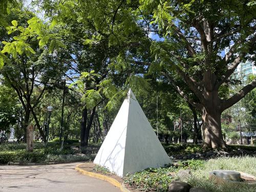 Visitantes pueden recorrer el jardín y apreciar la estructura artística que forma parte del diseño del espacio. (Foto: Sandra Sebastián)