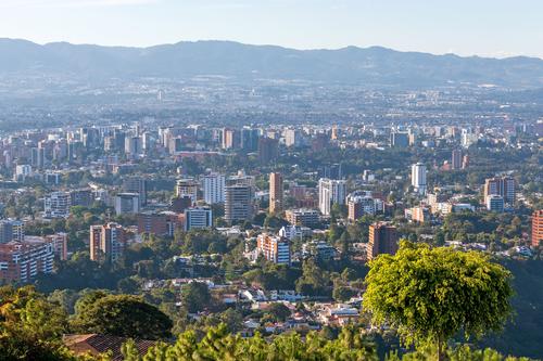 Desde los años 60, la ciudad creció rápido, pero con baja densidad de población, y se esperaba que llegara a cuatro millones de habitantes para el año 2000. (Foto: Shutterstock)