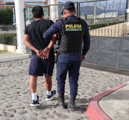 El hombre deberá enfrentarse a la ley para esclarecer su situación penal. (Foto: Erick Miguel Colop)