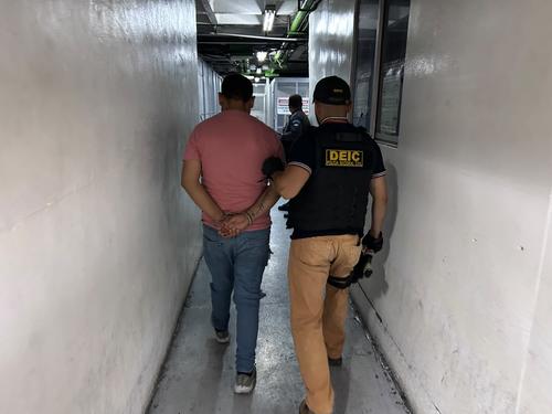 El hombre era requerido por un juzgado de Guatemala. (Foto: PNC)