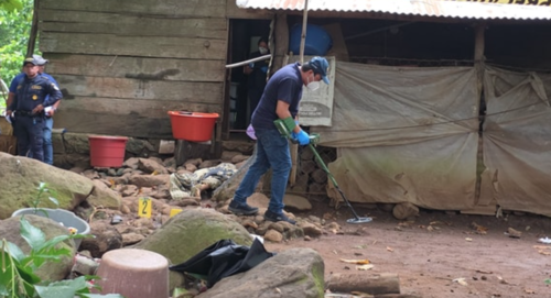 Las autoridades realizaron búsquedas de evidencias en la escena del crimen. (Foto: Surama Rodas/Colaboradora)