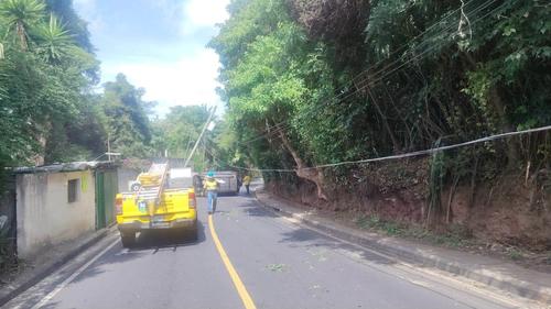 Se ha realizado un cierre total en el sector debido a cableado en la vía pública. (Foto: PMT de Santa Catarina Pinula)