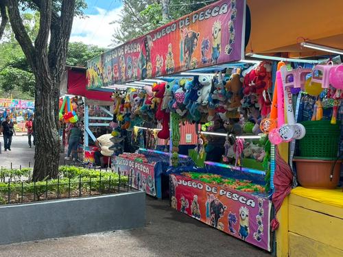 Los juegos mecánicos y atracciones infantiles forman parte del recorrido. (Foto: Reychel Méndez)