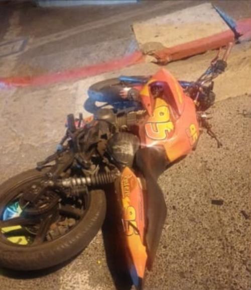 Dos de los tripulantes de la motocicleta fueron trasladados a un centro asistencial. (Foto: Amilcar Montejo)