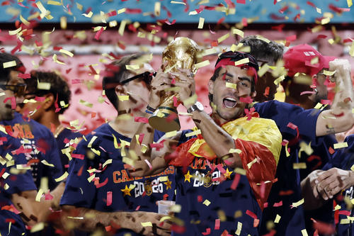 Torres festeja el Mundial ganado con España, tras marcar el gol decisivo en la final. (Foto: AFP)
