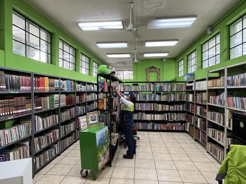 La biblioteca municipal del Parque Colón se ha convertido en un espacio de aprendizaje y acceso a la cultura para la comunidad. (Foto: Sandra Sebastián)