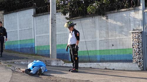 El cuerpo de la víctima quedó tendido sobre la cinta asfáltica. (Foto: CVB)