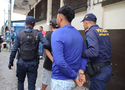 Los hombres deberán responder a la justicia. (Foto: PNC)