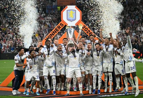 Los villanos levantaron su primera Europa League en lo alto de Turquía en mayo. (Foto: AFP)