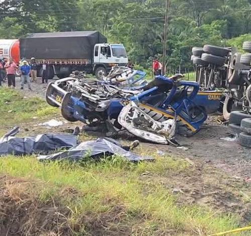 Así quedó el vehículo tras el accidente de tránsito. (Foto: RRSS)