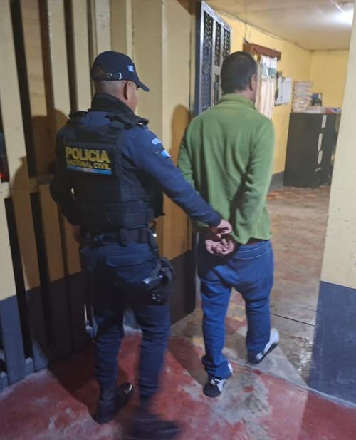El detenido fue identificado como: Jorge Adalberto Rodríguez Ávila. (Foto: PNC)
