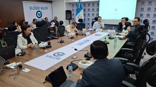 Dentro de la Comisión se debate si las nuevas conductas ilícitas deben añadirse al Código Penal o incluirse directamente dentro del cuerpo de la nueva ley. (Foto: Wilder López/Soy502)