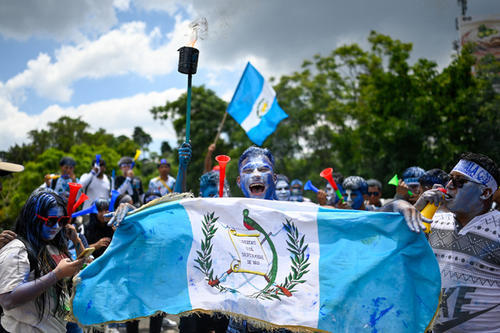 Los guatemaltecos podrán encender sus antorchas en distintos puntos alternos. (Foto: Archivo/Soy502)