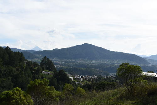 Desde el mirador se aprecia el volcán Santa María y el Kuxliquel. (Foto: José García/Colaborador)
