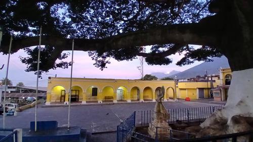 El parque central de Palín se puede apreciar tanto en las fotografías antiguas como en las de ahora, sin que haya sufrido mayores modificaciones. (Foto: Palin Tinimit)