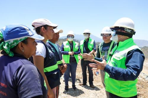 En abril de este año, el procurador de Derechos Humanos, José Alejandro Córdova, inspeccionó el vertedero del kilómetro 22, jurisdicción de Villa Nueva. (Foto: Archivo/Soy502)