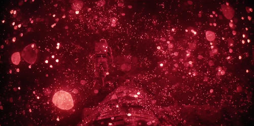 El espacio es otro gran protagonista silencioso. (Foto: X / MGM / Sony Pictures)